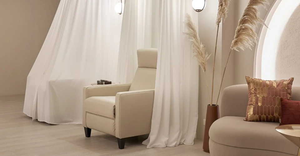 牙齒淨白 ｜淬齒淨白中心透過美業歐巴，打造數位化預約體驗